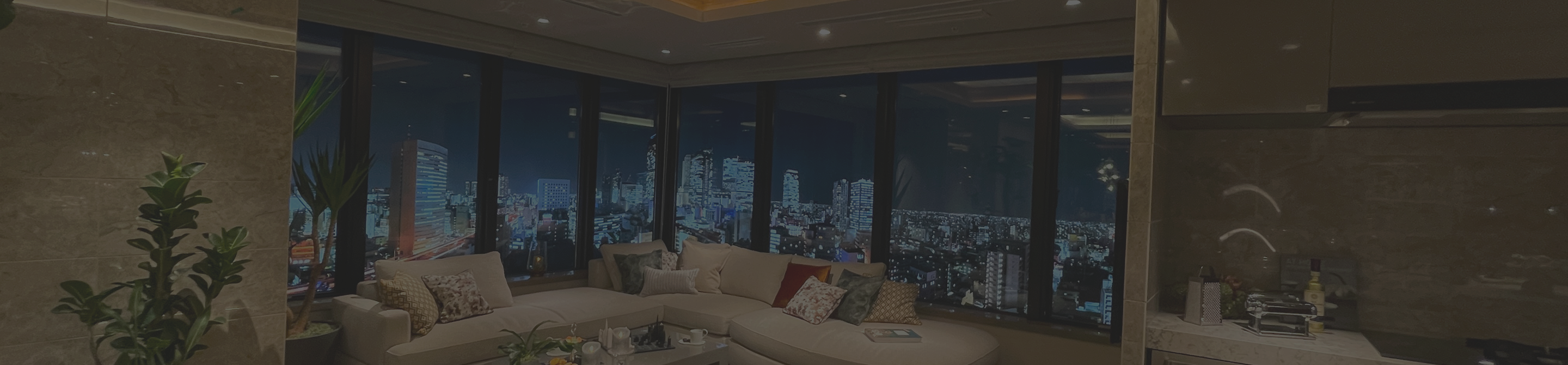 夜景のリビング